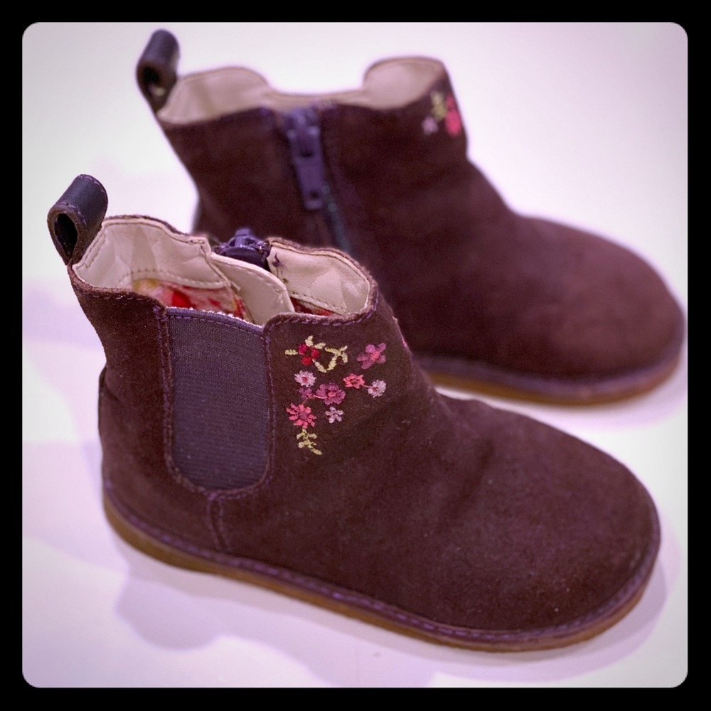 LIKE NEW SZ 6 CLARKS